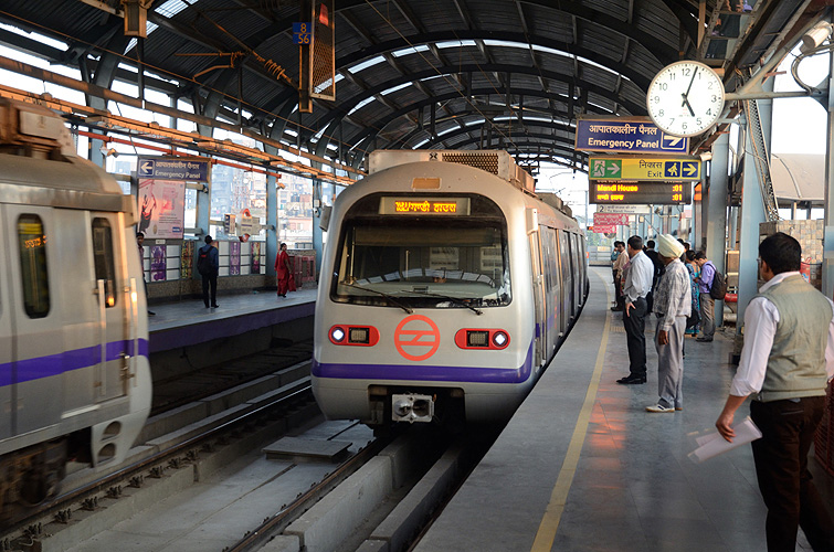 Die Metro, gilt als Vorbild für S- und U-Bahnen in Indien