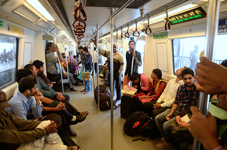 Bequem und schnell: Delhis Metro-Züge