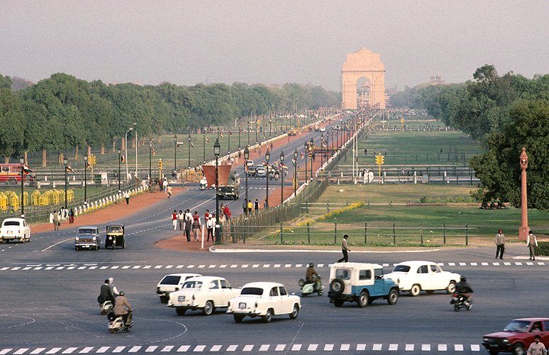 Raj Path, die Reichsstraße führt zum India Gate