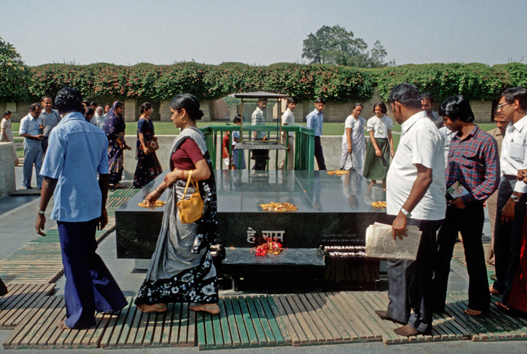 Raj Ghat, Gedenkstätte für Mahatama Gandhi, ein Wallfahrtsort