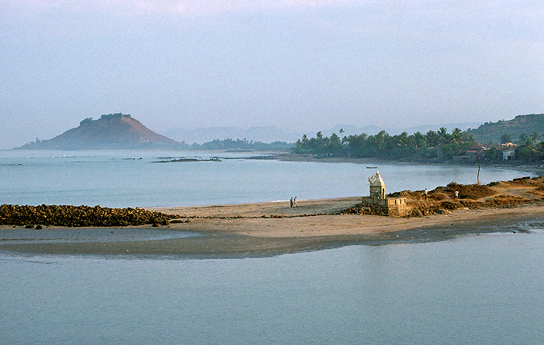 Flussmündung an der Küste südlich von Mumbai- Goa 01