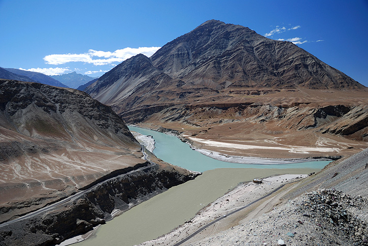 Mündung des Zanskar-Flusses in den Indus