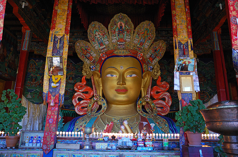 Buddha-Statue im Kloster Thikse - Ladakh 16