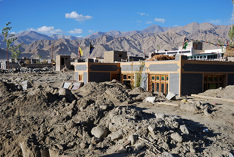 Eine Schlammlawine begrub 2010 Häuser und Straßen - Ladakh 33