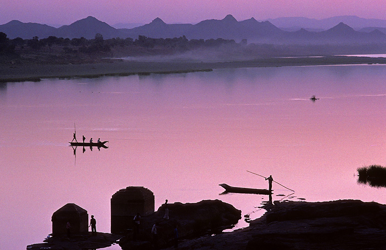 Abendstimmung an der Narmada bei Badwani, Madhya Pradesh  - Narmada-Fluss 02