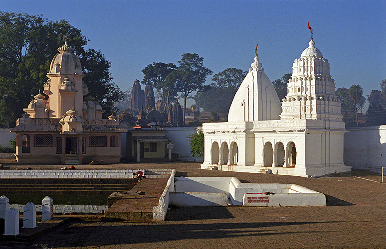 Tempel an der Quelle in Amarkantak, Madhya Pradesh - Narmada-Fluss 19