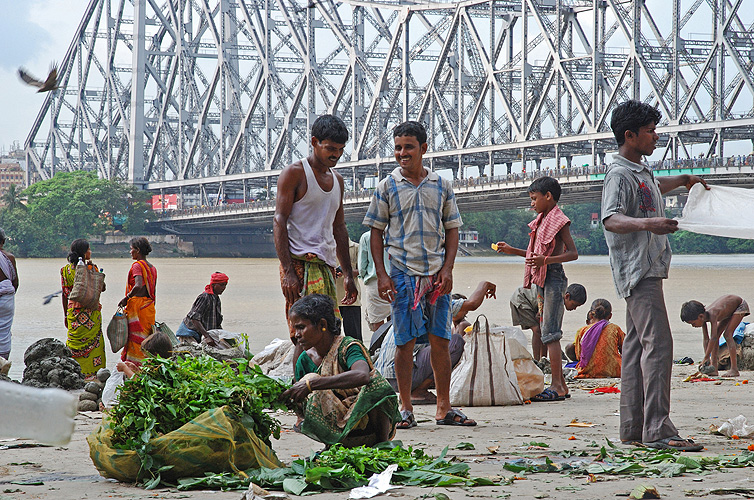 Gemüsemarkt unter der Howrah-Brücke, Kolkata
