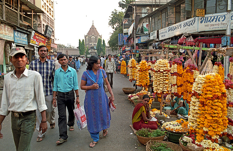 Blumenmarkt in der Altstadt von Pune