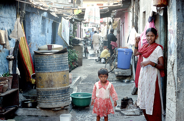 Slum in einem Vorort von Pune