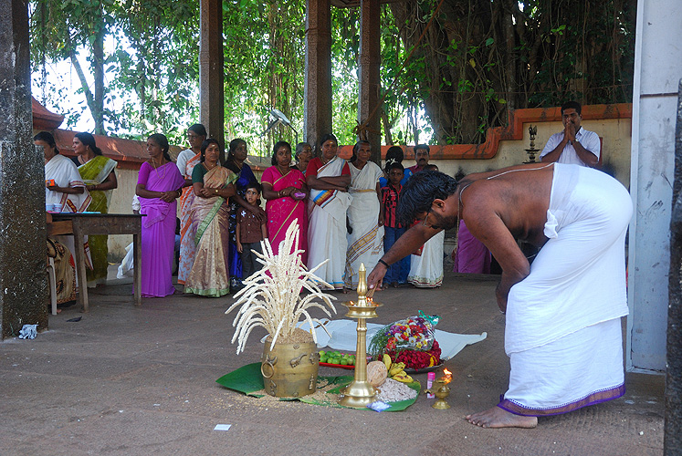 Hochzeitsritual in einem Hindu-Tempel