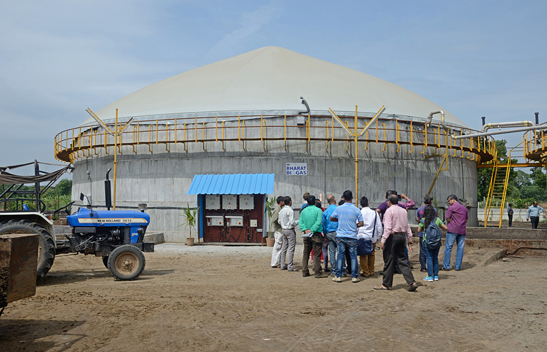 Industrielle Biogas-Großanlage nahe Anand, Gujarat