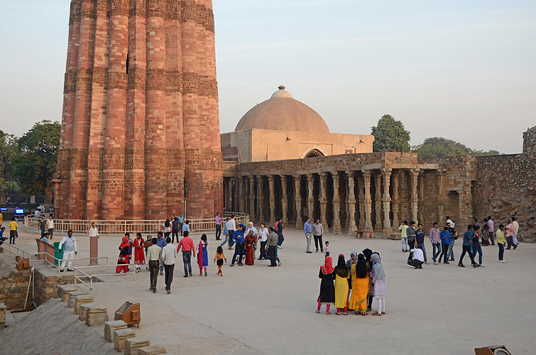 Moschee am Qutub Minar, Neu-Delhi - Geschichte 10