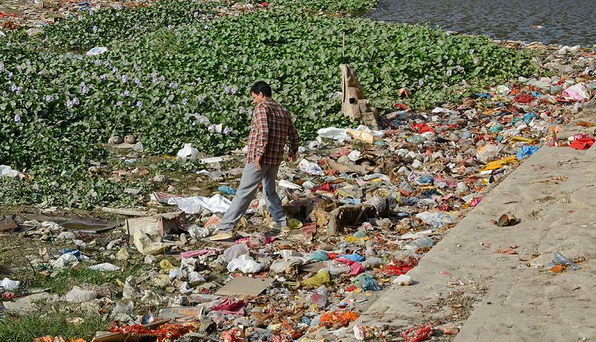  An Ufer des Yamuna-Flusses in Delhi