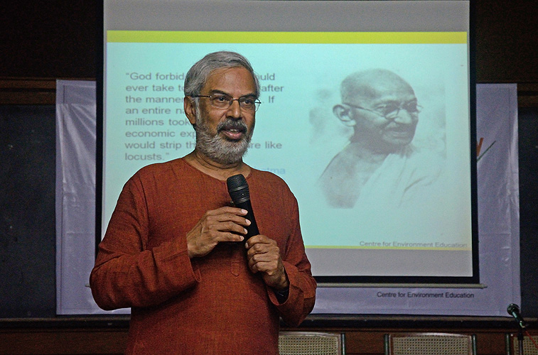  Kartikeya Sarabhai, Direktor, Centre for Environment Education 