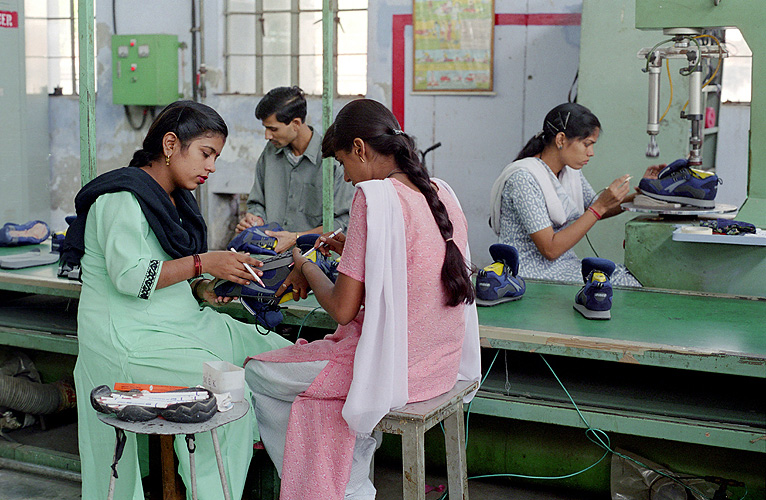 Schuharbeiterinnen in Delhi