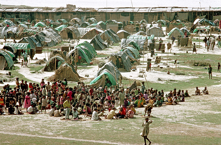  Flüchtlingslager für vertriebene Adivasi, Assam