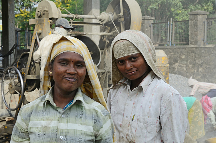 Dalit-Mädchen arbeiten auf einer Baustelle, Pune - Dalits 19