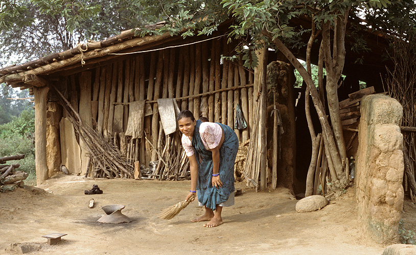 Saubermachen in einem Dorf in Jharkhand