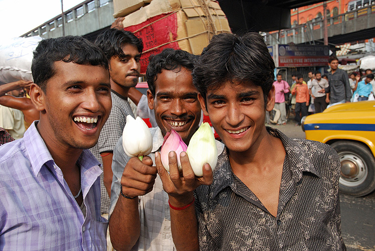 Junge Straßenhändler in Kolkata