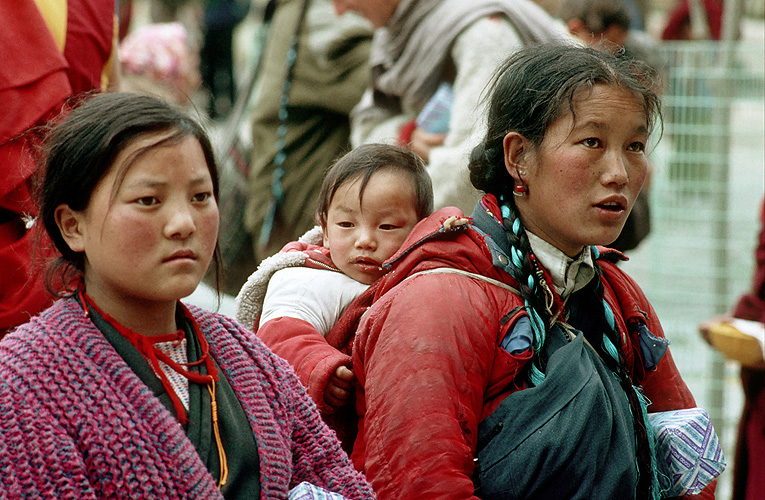 Pilger beim tibetischen Neujahrsfest in Dharamsala
