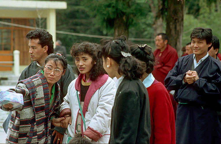 Tibetische Jugendliche am Neujahrsfest, Dharamsala