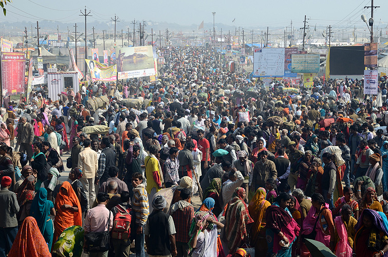 Menschenmenge bei Kumbh Mela in Allahabad 2013