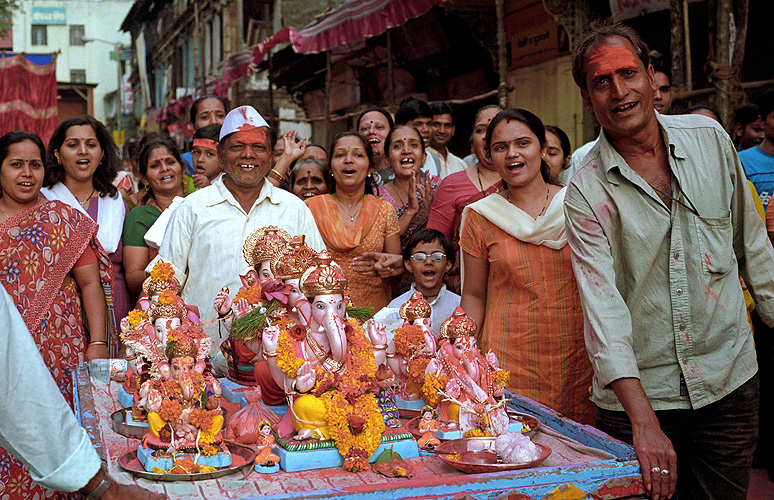 Ganesh-Statuen auf einem Handkarren, Pune 