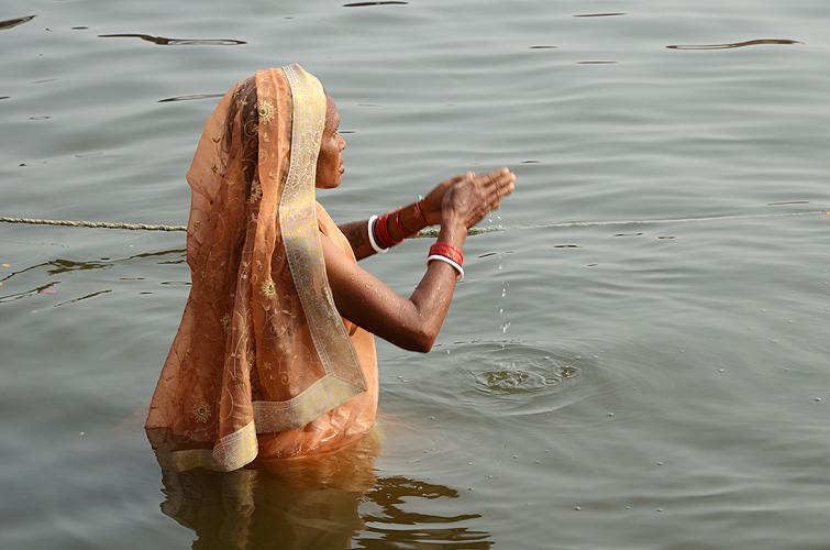 Gebet zur aufgehenden Sonne, Varanasi 