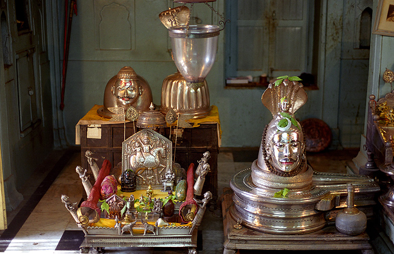 Götterbilder im Palast der Ahilyabai, Maheshwar, Madhya Pradesh