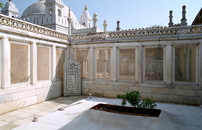Grabmal des Mogulen Aurangzeb, Dhaulatabad, Maharashtra - Muslime 05