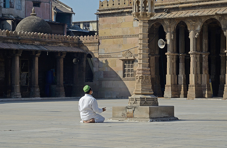 Gebet in der Großen Moschee in Ahmedabad, Gujarat - Muslime 11